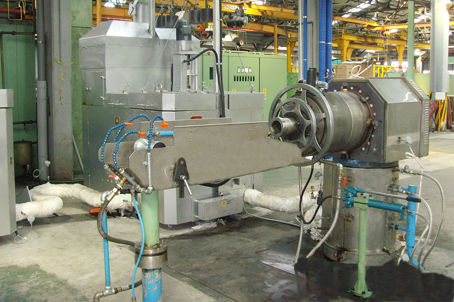 Continuous Lead Extruding line